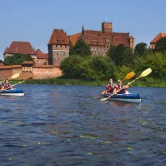 Jaka rzeka płynie przez Malbork? Tajemnice Nogatu i jego historia