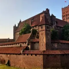Ile wież ma zamek w Malborku? Zaskakujące fakty o architekturze