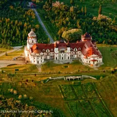 Prywatny zamek w Sieniawie: historia, tajemnice i wyjątkowe atrakcje