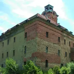 Zamek w Żarach: Średniowieczna forteca rodu Bibersteinów
