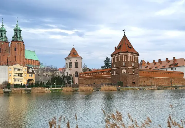 Zamek w Gnieźnie: Czy pierwsza stolica Polski miała zamek?