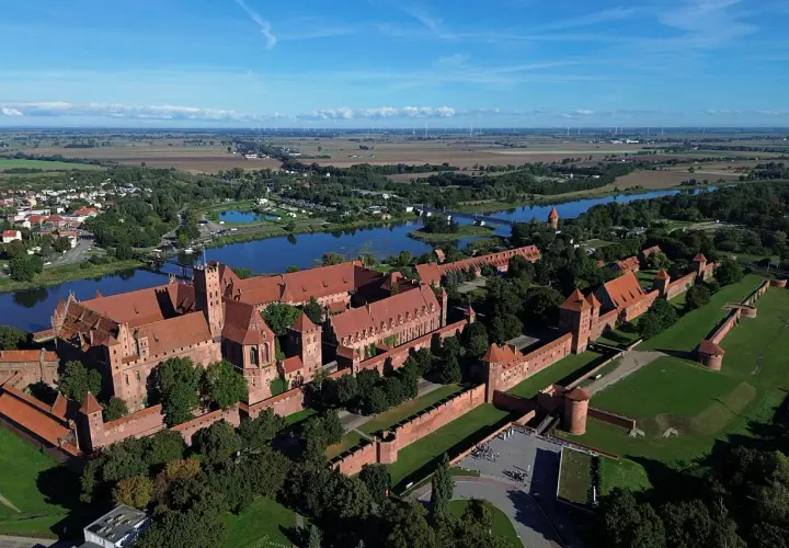 Ile jest wież w Malborku? Zaskakujące informacje o zamku i jego architekturze