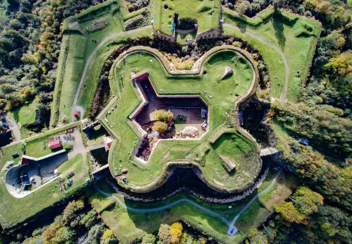 Zamek Marianny Orańskiej: Perła architektury na Dolnym Śląsku