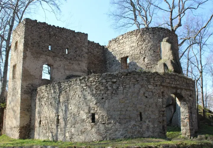 Zamek Bolczów: Ruiny skrywające tajemnice Dolnego Śląska