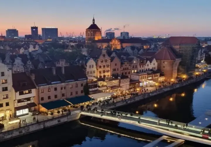 Zamek w Gdańsku: Czy warto odwiedzić tę gotycką perełkę?