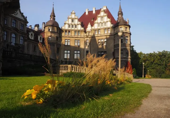 Zamki w Opolskiem: 5 fascynujących twierdz czeka na odkrycie