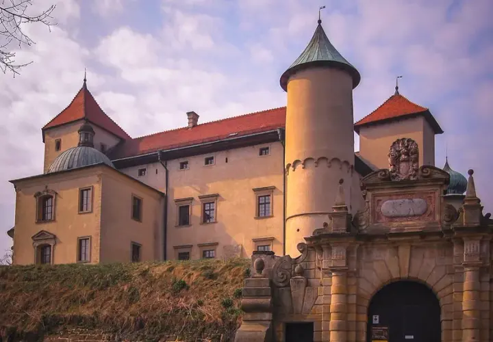 Zamek Wiśnicz: Potężna twierdza magnacka w Małopolsce