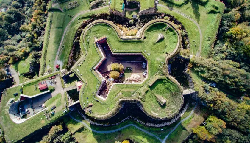 Zamek Marianny Orańskiej: Perła architektury na Dolnym Śląsku