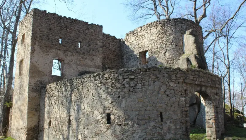 Zamek Bolczów: Ruiny skrywające tajemnice Dolnego Śląska