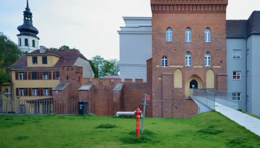 Zamek Górny w Opolu: Tajemnice śląskiej rezydencji Piastów
