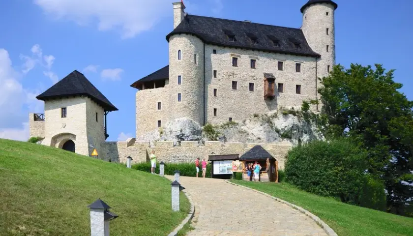 Zamek Bobolice: Ile kosztuje wizyta w średniowiecznej twierdzy?