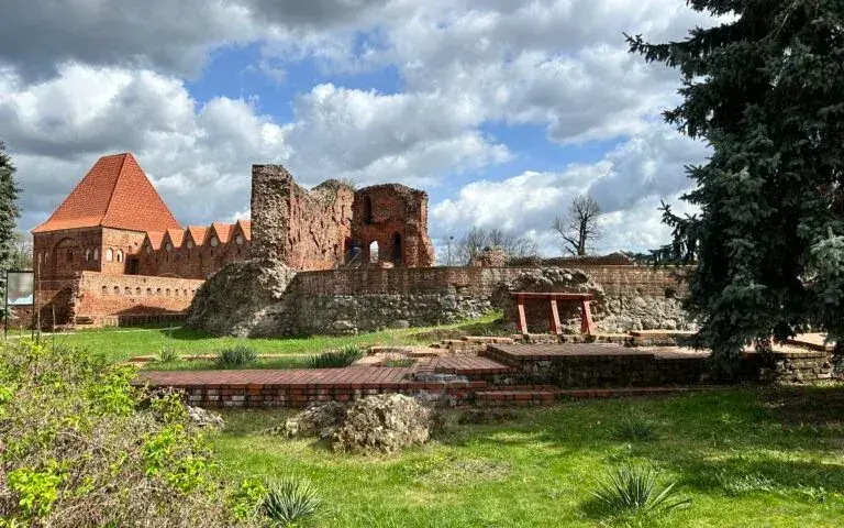 Zamek krzyżacki: 5 najbardziej fascynujących ruin w Polsce