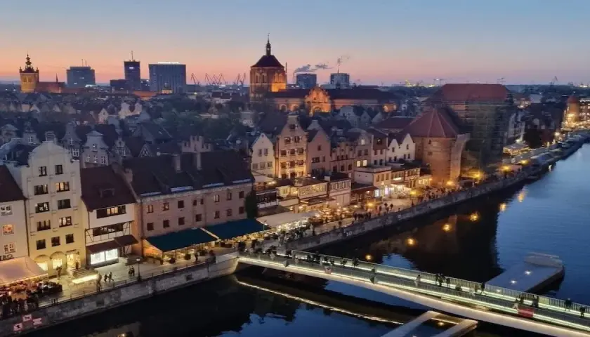 Zamek w Gdańsku: Czy warto odwiedzić tę gotycką perełkę?