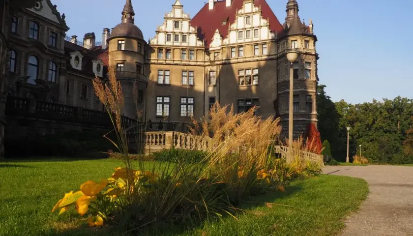 Zamki w Opolskiem: 5 fascynujących twierdz czeka na odkrycie