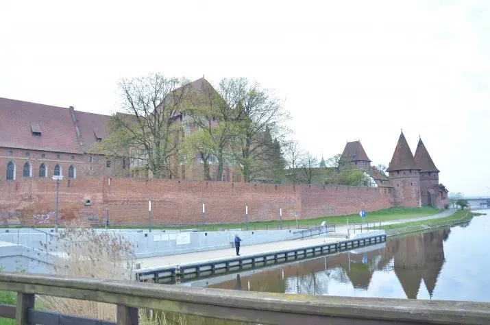 Ile cegieł ma zamek w Malborku? Szokująca liczba, która zaskakuje!