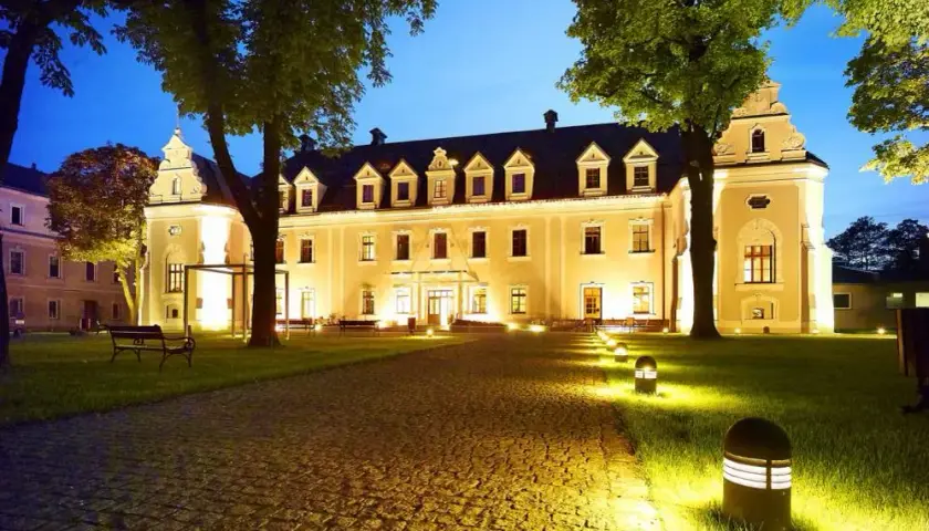 Zamek w Lublińcu: Tajemnice historii i atrakcje, które musisz znać