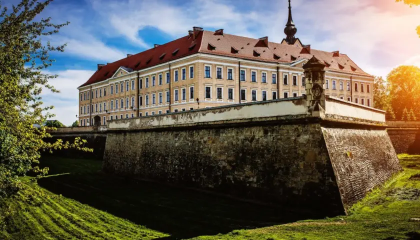 Zamki na Podkarpaciu: 8 twierdz, które zachwycą każdego