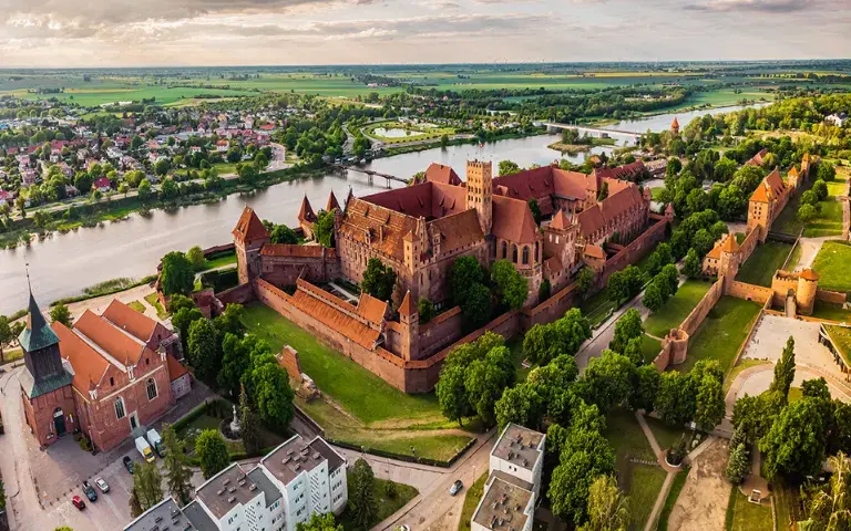 Zamek gotycki: 5 najbardziej imponujących fortec w Polsce