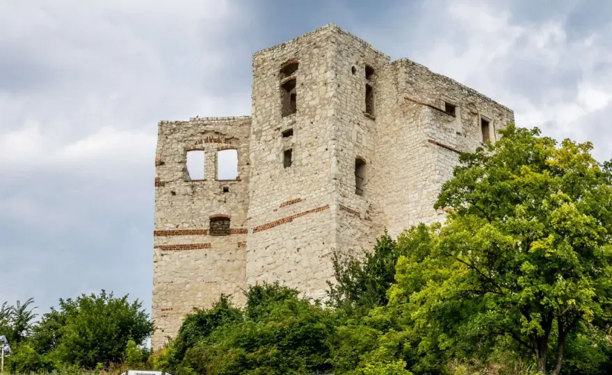 Kazimierz Dolny: Co skrywa zamek w perle renesansu?