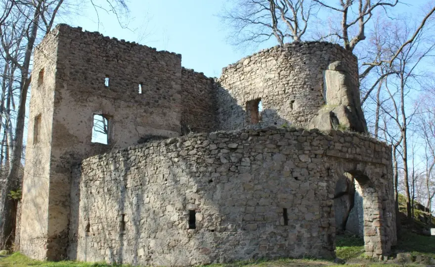 Zamek Bolczów: Ruiny skrywające tajemnice Dolnego Śląska