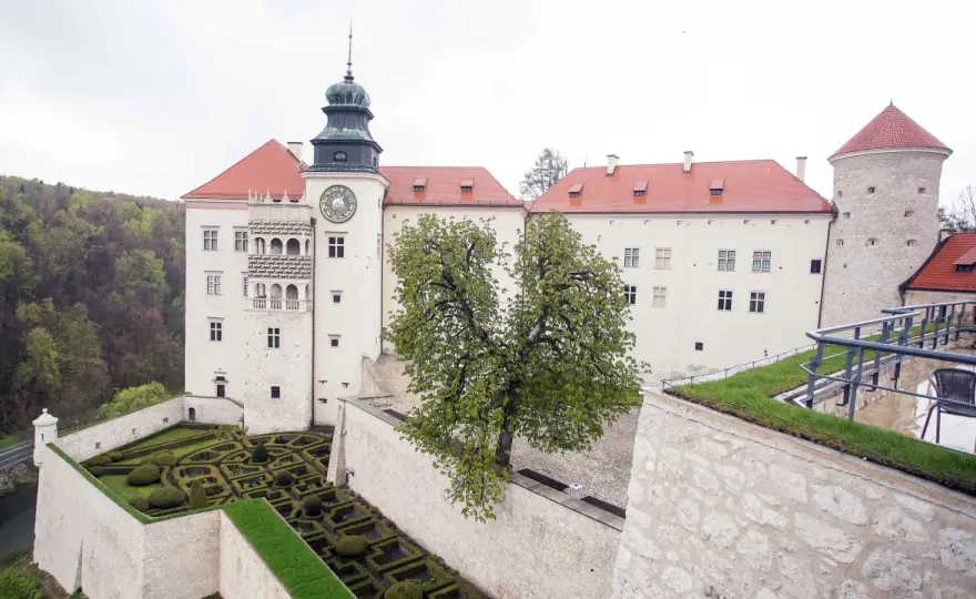 Zamek z Janosika: Legendarna twierdza słowackiego bohatera