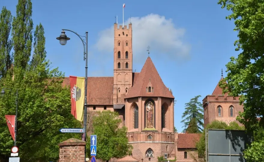 Czy zamek w Malborku jest otwarty? Godziny, bilety i zwiedzanie bezpłatne