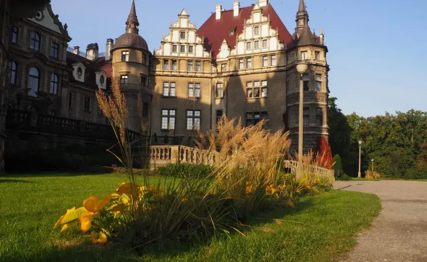 Zamki w Opolskiem: 5 fascynujących twierdz czeka na odkrycie