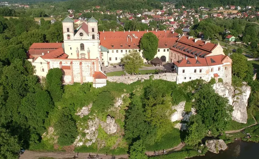 Tyniec: Czy to najpiękniejszy kościół w okolicach Krakowa?