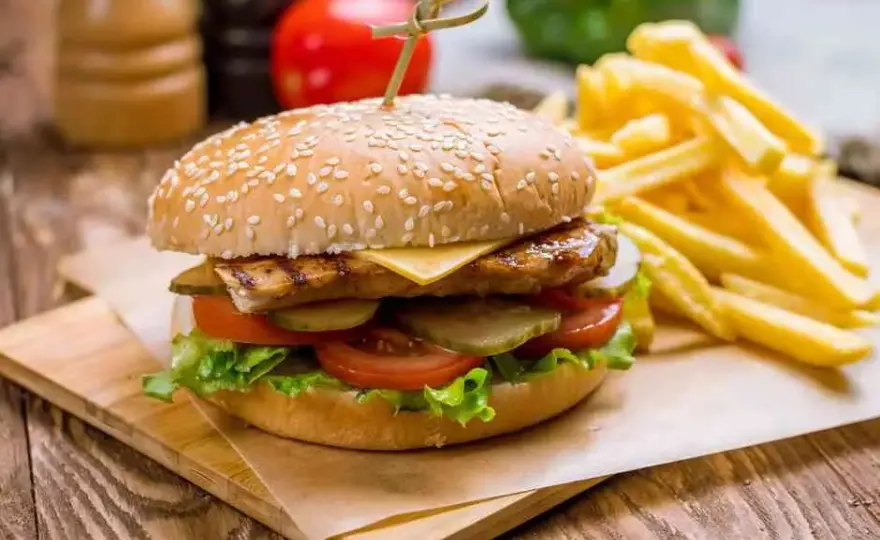 Gdzie dobrze zjeść w Malborku? Najlepsze restauracje, które musisz poznać