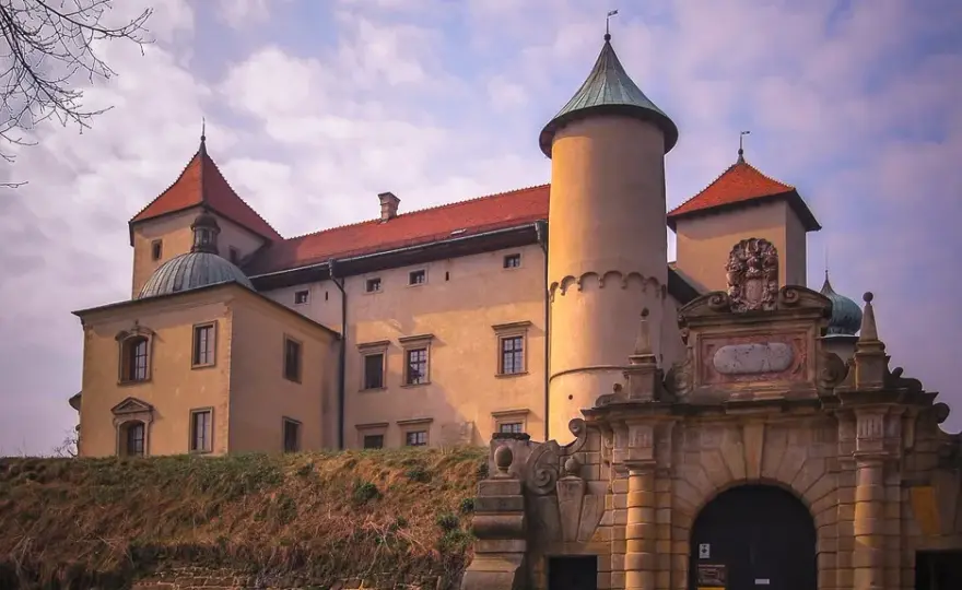 Zamek Wiśnicz: Potężna twierdza magnacka w Małopolsce
