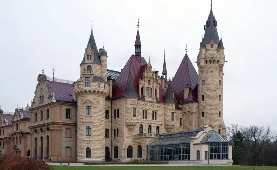 Polska: 100 zamków, które musisz zobaczyć przed śmiercią
