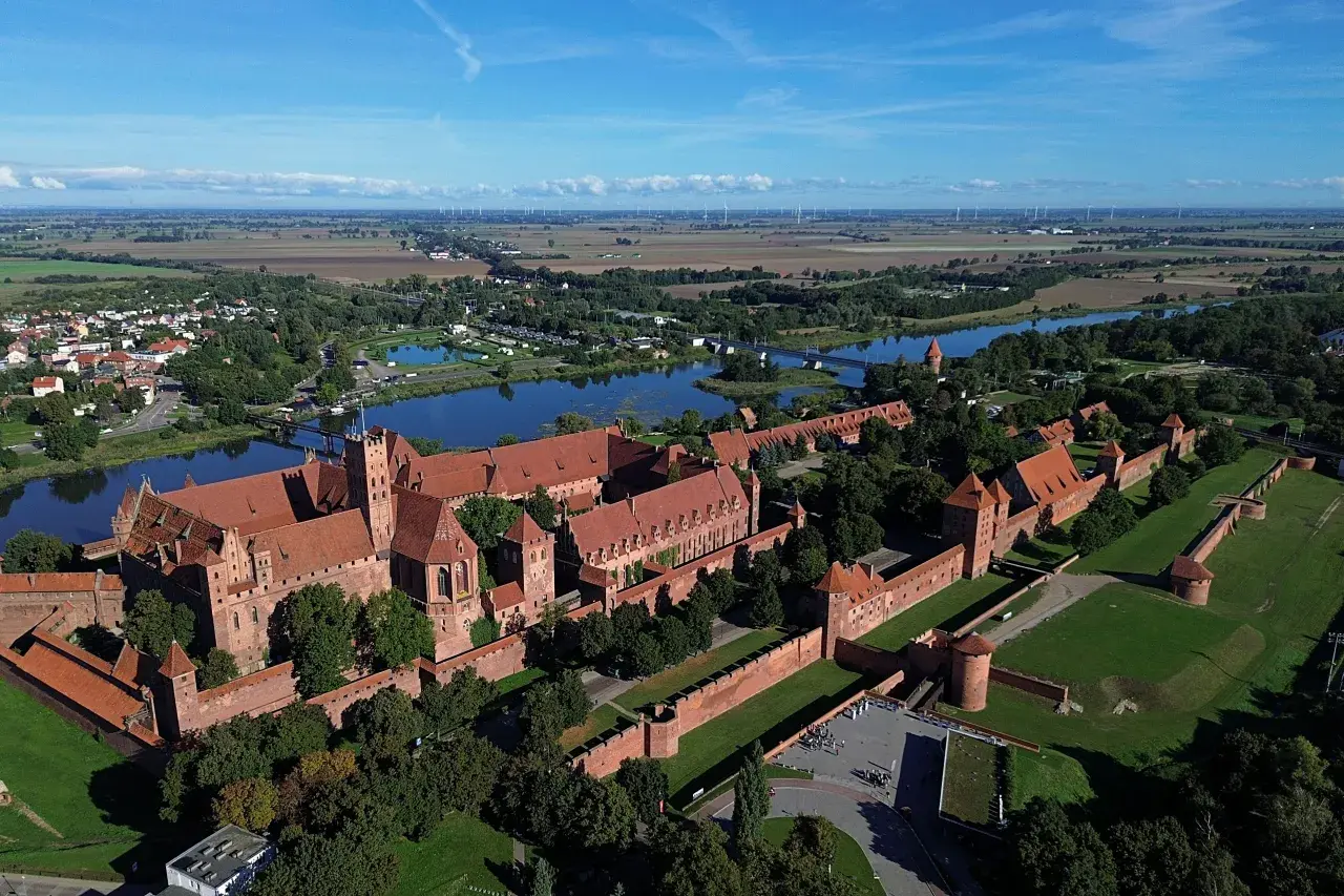 Ile jest wież w Malborku? Zaskakujące informacje o zamku i jego architekturze