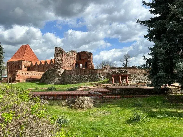 Zamek krzyżacki: 5 najbardziej fascynujących ruin w Polsce