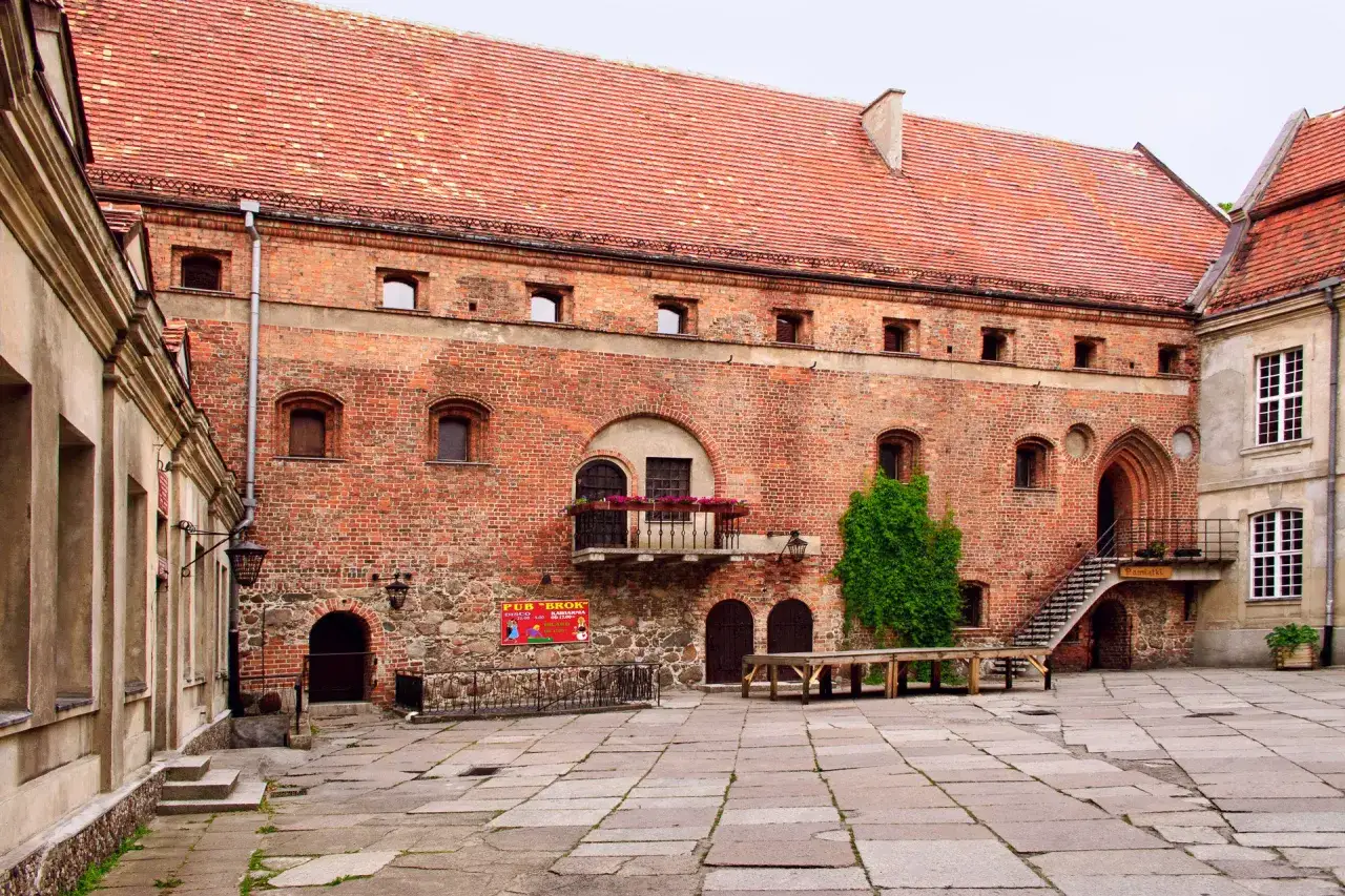 Zdjęcie Zamek w Świdnicy: Czy piastowska forteca przetrwała do dziś?